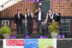 Burg-zu-Hagen_Sommerabend-auf-dem-Burghof_07