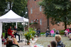Burg-zu-Hagen_Sommerfest-auf-dem-Burghof_04
